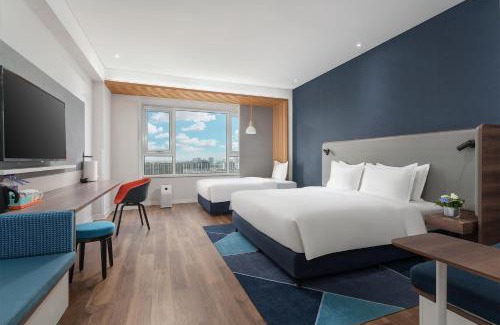 Jinfeng Developing Area Hotel | Comfortable Holiday Inn Express Yinchuan Downtown - Breakfast Included