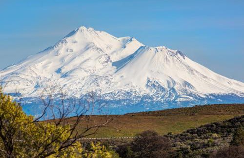 Yreka Hotel | Exceptional Stay at Holiday Inn Express Yreka-Shasta Area