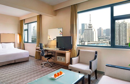 Huayuan Road Area Hotel | Budget-Friendly Holiday Inn Express Zhengzhou with Breakfast
