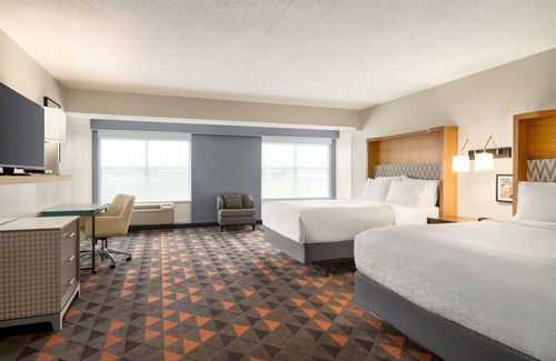 Florence Hotel | Inviting Stay at Holiday Inn Florence with Pool & Spa