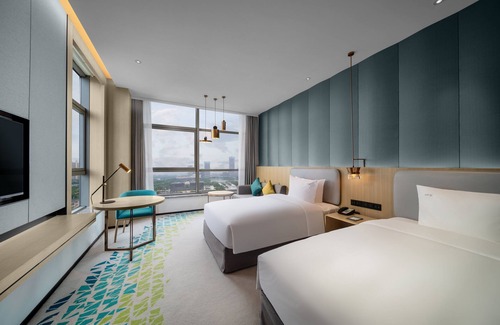 Yingzhou District Hotel | Inviting Stay at Holiday Inn Fuyang with Pool & Dining
