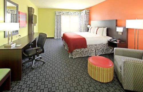 Garland Hotel | Comfortable Stay at Holiday Inn Garland with Great Amenities