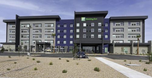 Glendale Hotel | Explore Holiday Inn Glendale - Stadium & Entertainment District