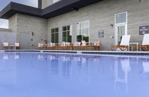 Glendale Hotel | Explore Holiday Inn Glendale - Stadium & Entertainment District