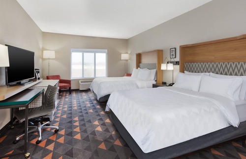 Cutlerville Hotel | Relax at Holiday Inn Grand Rapids - South with Pool & Spa