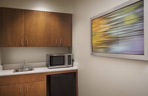 East Paris Hotel | Comfortable Stay at Holiday Inn Grand Rapids Airport Hotel