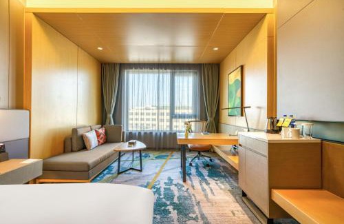 Xiaoshan Hotel | Inviting Holiday Inn Hangzhou Airport Zone with Pool & Dining