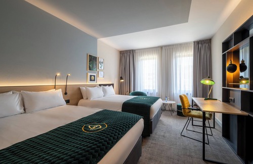 Hasselt Hotel | Inviting Holiday Inn Hasselt: Family-Friendly & Accessible Stay