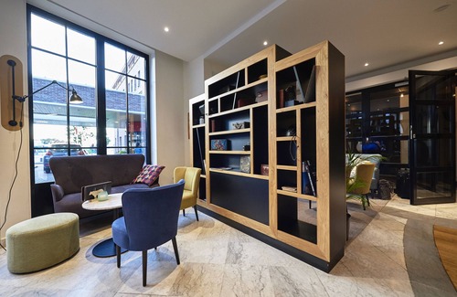 Hasselt Hotel | Inviting Holiday Inn Hasselt: Family-Friendly & Accessible Stay
