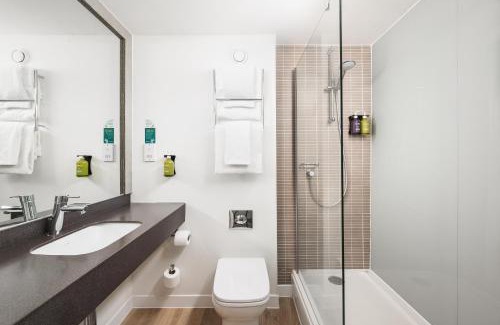 Newton-le-Willows Hotel | Pet-Friendly Holiday Inn Haydock with Restaurant & Breakfast