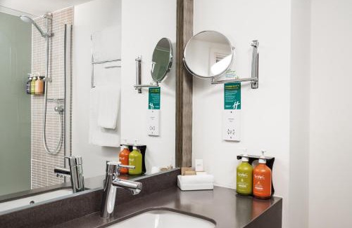 Newton-le-Willows Hotel | Pet-Friendly Holiday Inn Haydock with Restaurant & Breakfast