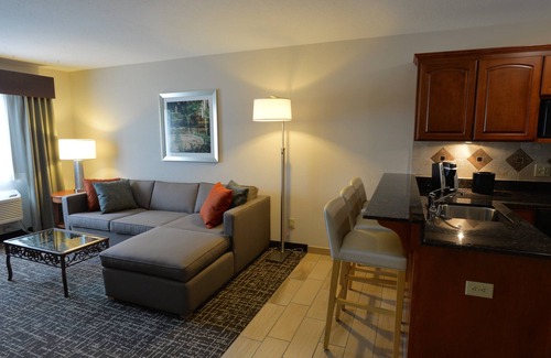 Lakeville Hotel | Rated 8.8/10: Holiday Inn Hotel & Suites Minneapolis Lakeville