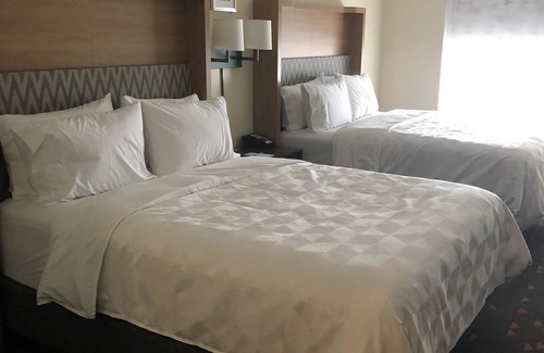 Mount Pleasant Hotel | Top-Rated Holiday Inn Hotels and Suites in Mount Pleasant