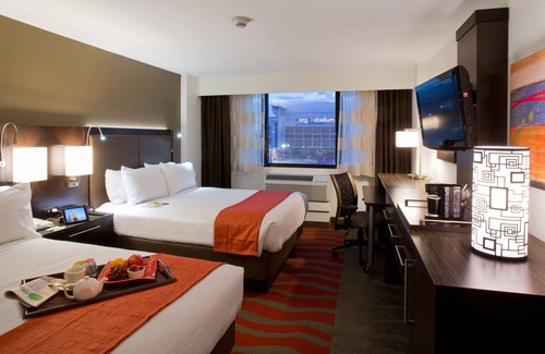 Astrodome Hotel | Discover Holiday Inn Houston S - NRG Area with Pool & Spa