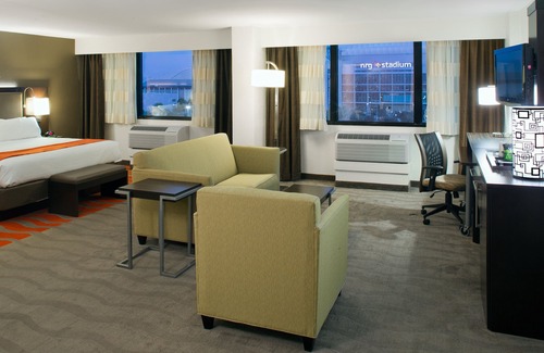 Astrodome Hotel | Discover Holiday Inn Houston S - NRG Area with Pool & Spa