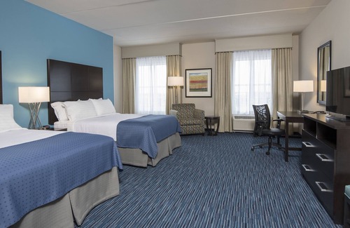 West Newton Hotel | Top-Rated Holiday Inn Indianapolis Airport with Pool & Dining