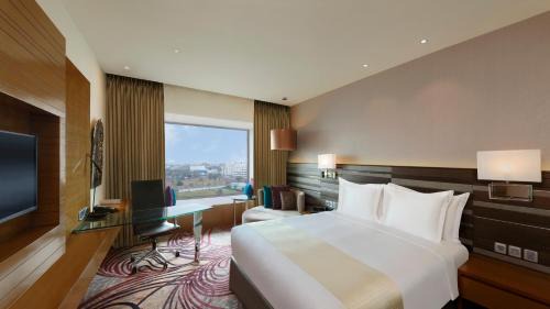 Jaipur Hotel | Elegant Holiday Inn Jaipur City Centre with Pool & Spa