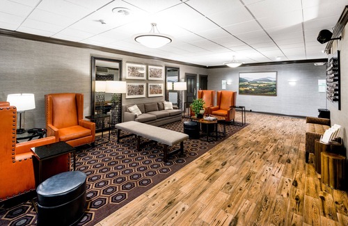 Johnstown Hotel | Explore Holiday Inn Johnstown-Gloversville: 8.8/10 Rated Stay