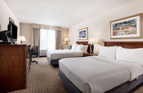 Johnstown Hotel | Explore Holiday Inn Johnstown-Gloversville: 8.8/10 Rated Stay