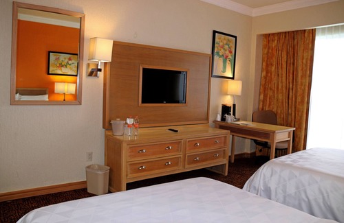 La Piedad Hotel | Top-Rated Holiday Inn La Piedad with Pool & Spa Amenities