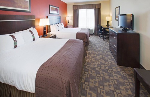 Lincoln Hotel | Relax at Holiday Inn Lincoln Southwest: Pool, Spa & Dining