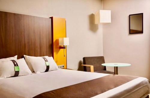 La Demi - Lune Hotel | Comfortable Stay at Holiday Inn Lyon Vaise, IHG Hotel