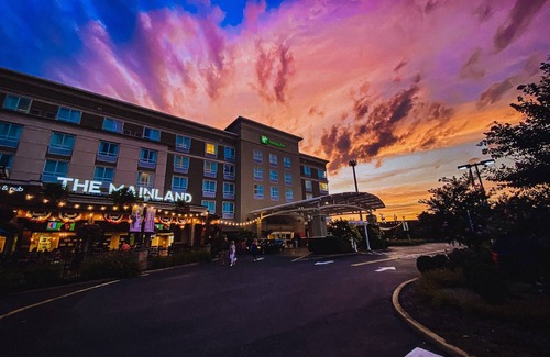Manahawkin Hotel | Experience Holiday Inn Manahawkin with Ocean View & Spa