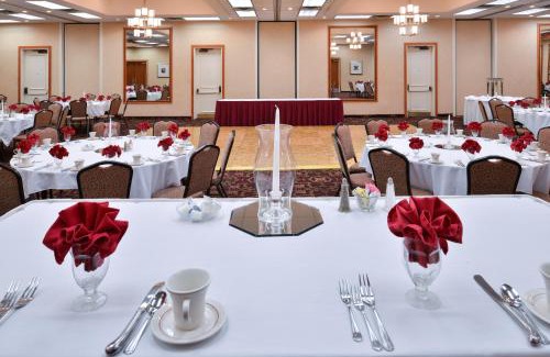 Martinsburg Hotel | Inviting Holiday Inn Martinsburg: Family-Friendly Amenities
