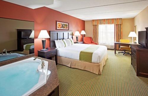Midland Hotel | Relax at Holiday Inn Midland, IHG Hotel with Ocean View Pool