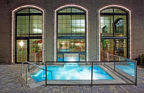 Midland Hotel | Relax at Holiday Inn Midland, IHG Hotel with Ocean View Pool