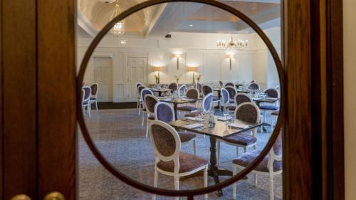Newport Pagnell Hotel | Discover Holiday Inn Milton Keynes East: Pet Friendly Retreat