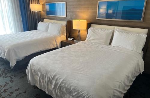 Gateway Hotel | Inviting Holiday Inn - Mississauga Toronto West with Pool