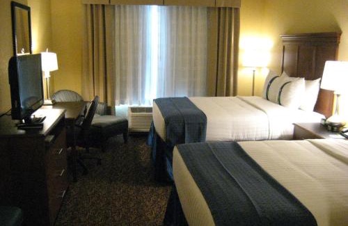 Montgomery Hotel | Discover Holiday Inn Montgomery South Airport with Pool Access