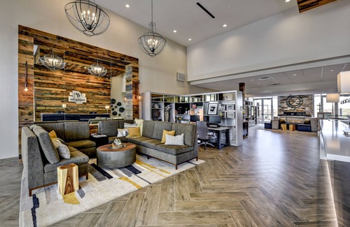 Nampa Hotel | Inviting Holiday Inn Nampa: Top-Rated with Pool & Dining