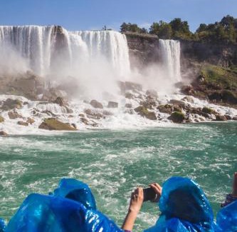 Downtown Niagara Falls Hotel | Family-Friendly Holiday Inn at Niagara Falls State Park