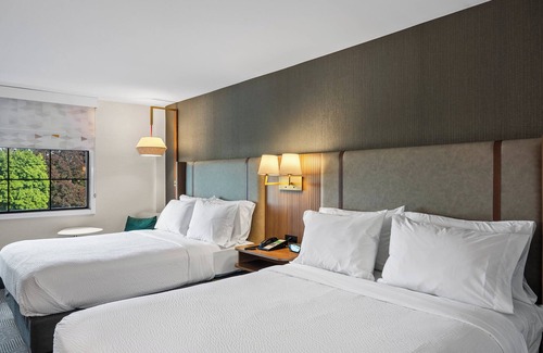 Downtown Niagara Falls Hotel | Relaxing Stay at Holiday Inn Niagara Falls Scenic Downtown