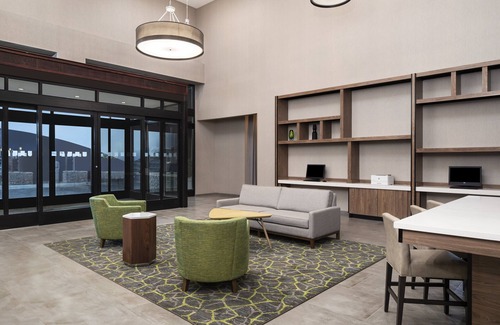Odessa Hotel | Modern Holiday Inn Odessa: Pool, Spa & Family-Friendly Stay