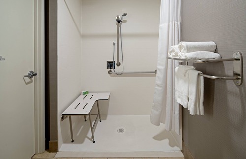 Palmdale Hotel | Explore Holiday Inn Palmdale-Lancaster: Guest Rated 8.8/10