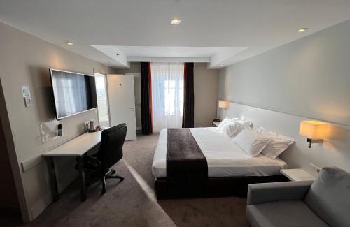 Auteuil Hotel | Family-Friendly Stay at Holiday Inn Paris-Auteuil, IHG