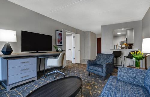 Cherry Hill Hotel | Explore Holiday Inn Philadelphia-Cherry Hill: Family-Friendly Fun