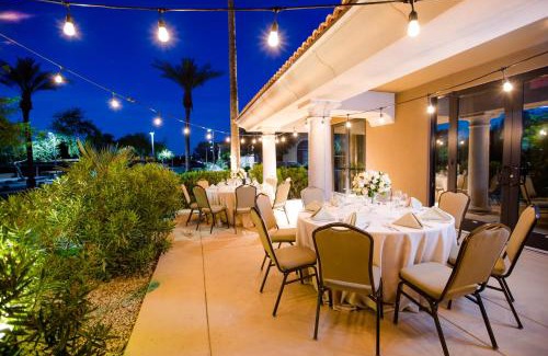 Ocotillo Hotel | Explore Holiday Inn Phoenix/Chandler: Family-Friendly Retreat