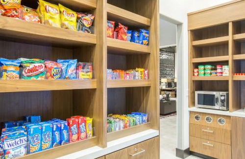 Tanasbourne Hotel | Convenient Stay at Holiday Inn Portland West - Hillsboro