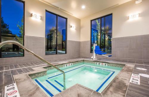 Tanasbourne Hotel | Convenient Stay at Holiday Inn Portland West - Hillsboro
