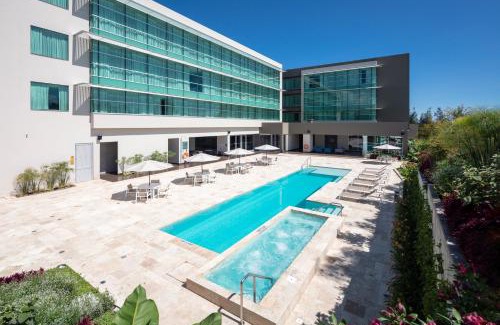 Tababela Hotel | Elegant Holiday Inn - Quito Airport: Pet Friendly & Scenic Views
