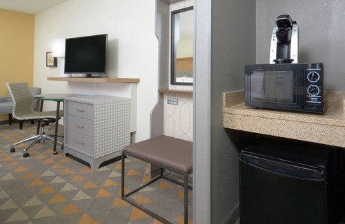 Morrisville Hotel | Comfortable Stay at Holiday Inn Raleigh-Durham Airport