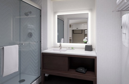 Richland Hotel | Relax at Holiday Inn Richland on the River with Great Amenities