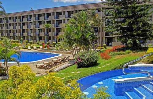 San Jose Hotel | Inviting Holiday Inn - San Jose La Sabana: Pool & Ocean View