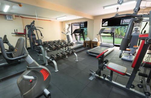 San Jose Hotel | Inviting Holiday Inn - San Jose La Sabana: Pool & Ocean View