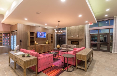 San Marcos Hotel | Inviting Holiday Inn San Marcos: Relax by the Pool & Spa