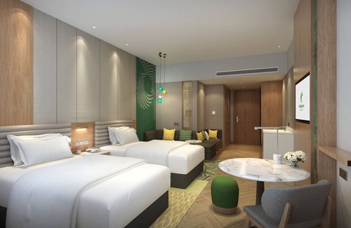 Pudong Hotel | Cozy Stay at Holiday Inn Shanghai Dishui Lake with Breakfast